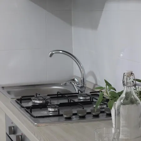 Sandalia House קליארי